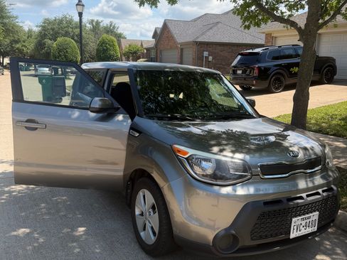 Used 2016 Kia Soul FWD image 19