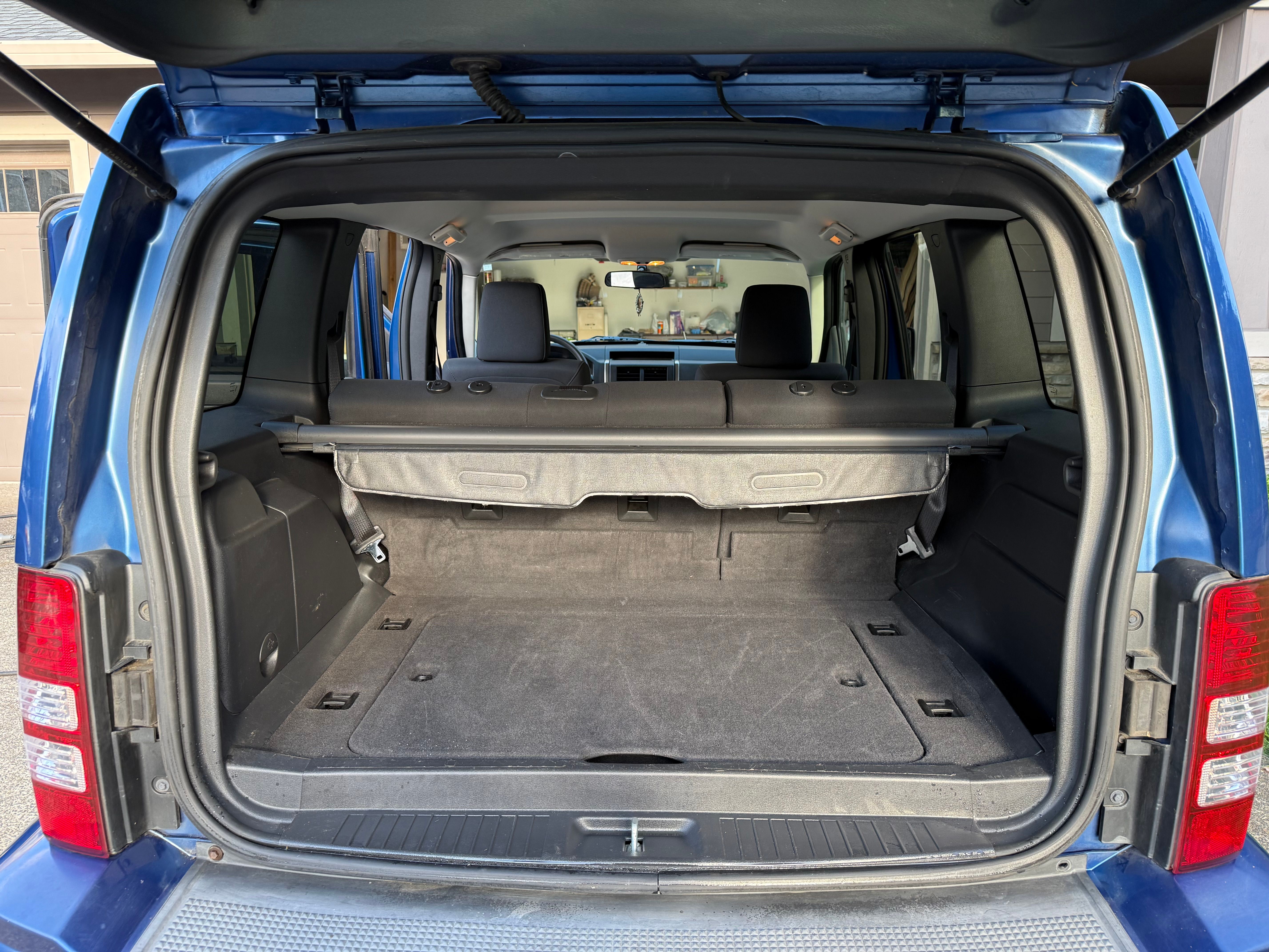Used 2009 Jeep Liberty Sport w/ Popular Equipment Group AWD/4WD image 9