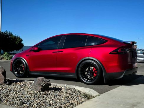 Used 2023 Tesla Model X Plaid image 1