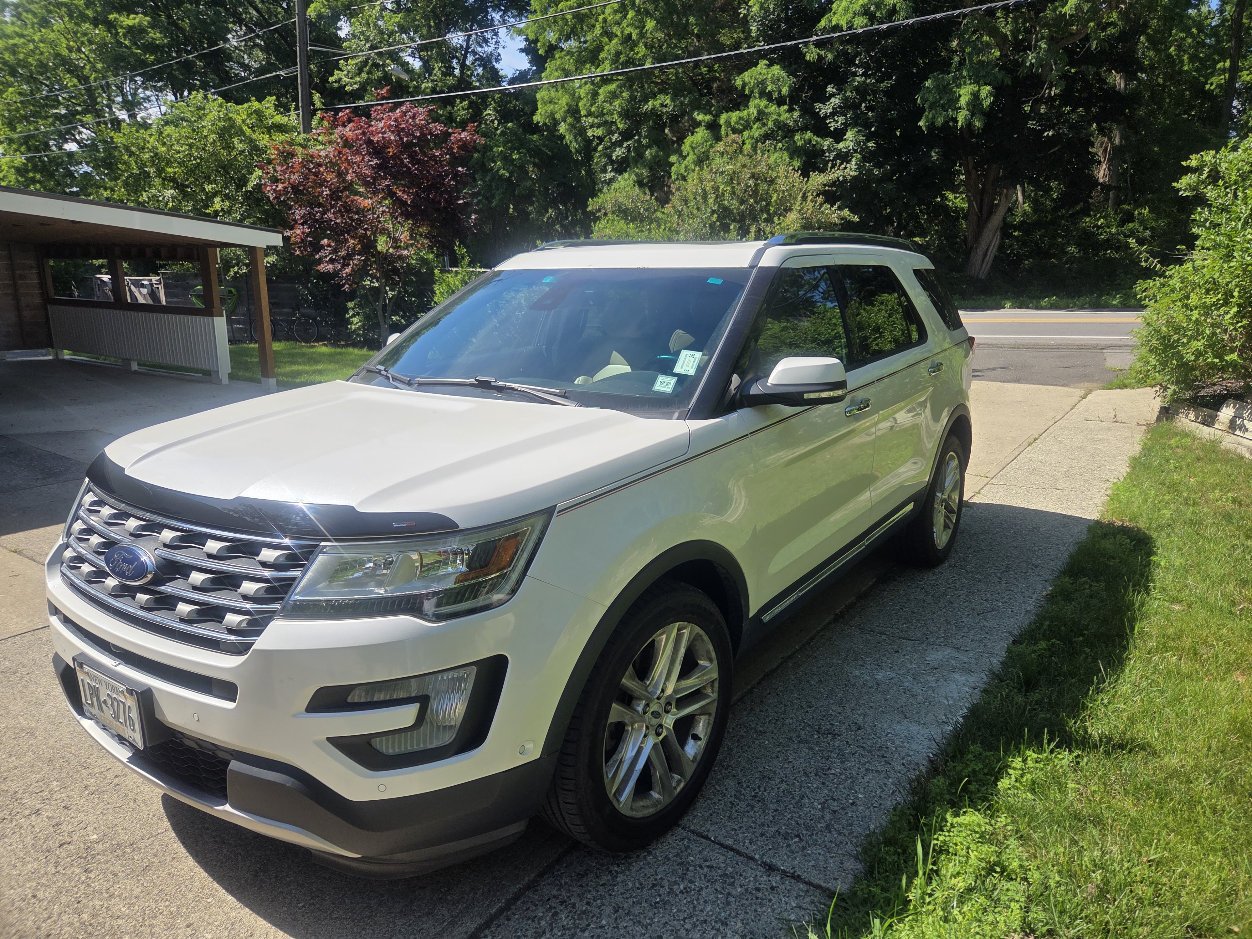 Used 2016 Ford Explorer Limited w/ Equipment Group 301A AWD/4WD image 4