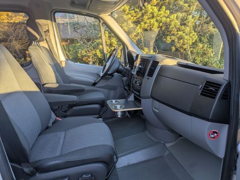 Used 2012 Mercedes-Benz Sprinter 2500 image 14