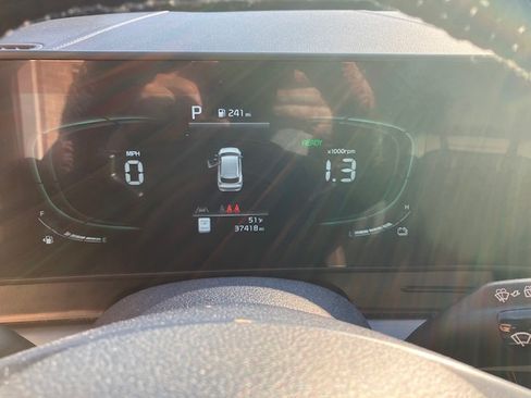 Used 2023 Kia Sportage EX w/ EX Premium Package image 11