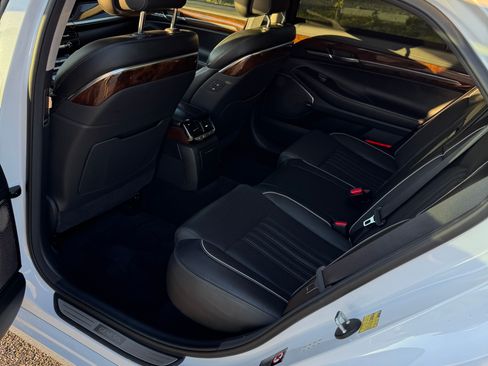 Used 2017 Genesis G90 3.3T Premium image 21