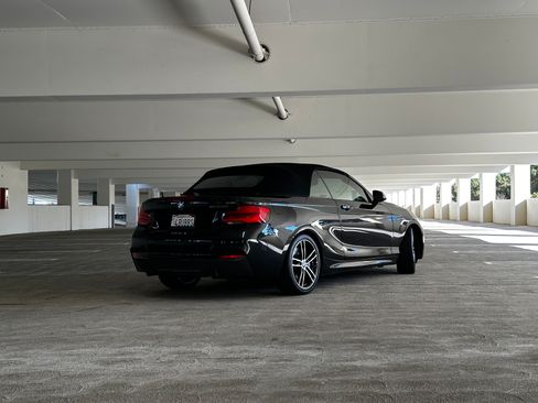 Used 2018 BMW M240i Convertible w/ Premium Package RWD image 4