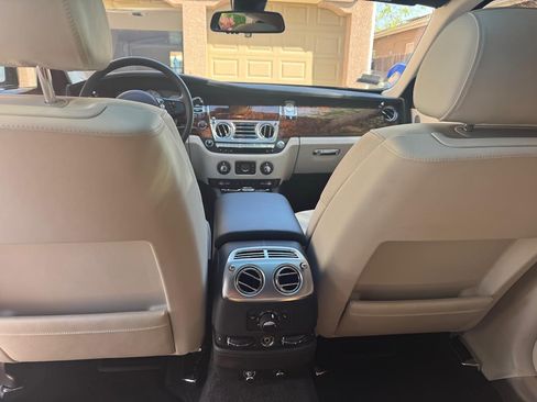 Used 2014 Rolls-Royce Ghost image 17
