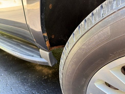 Used 2016 Chevrolet Suburban LT image 18