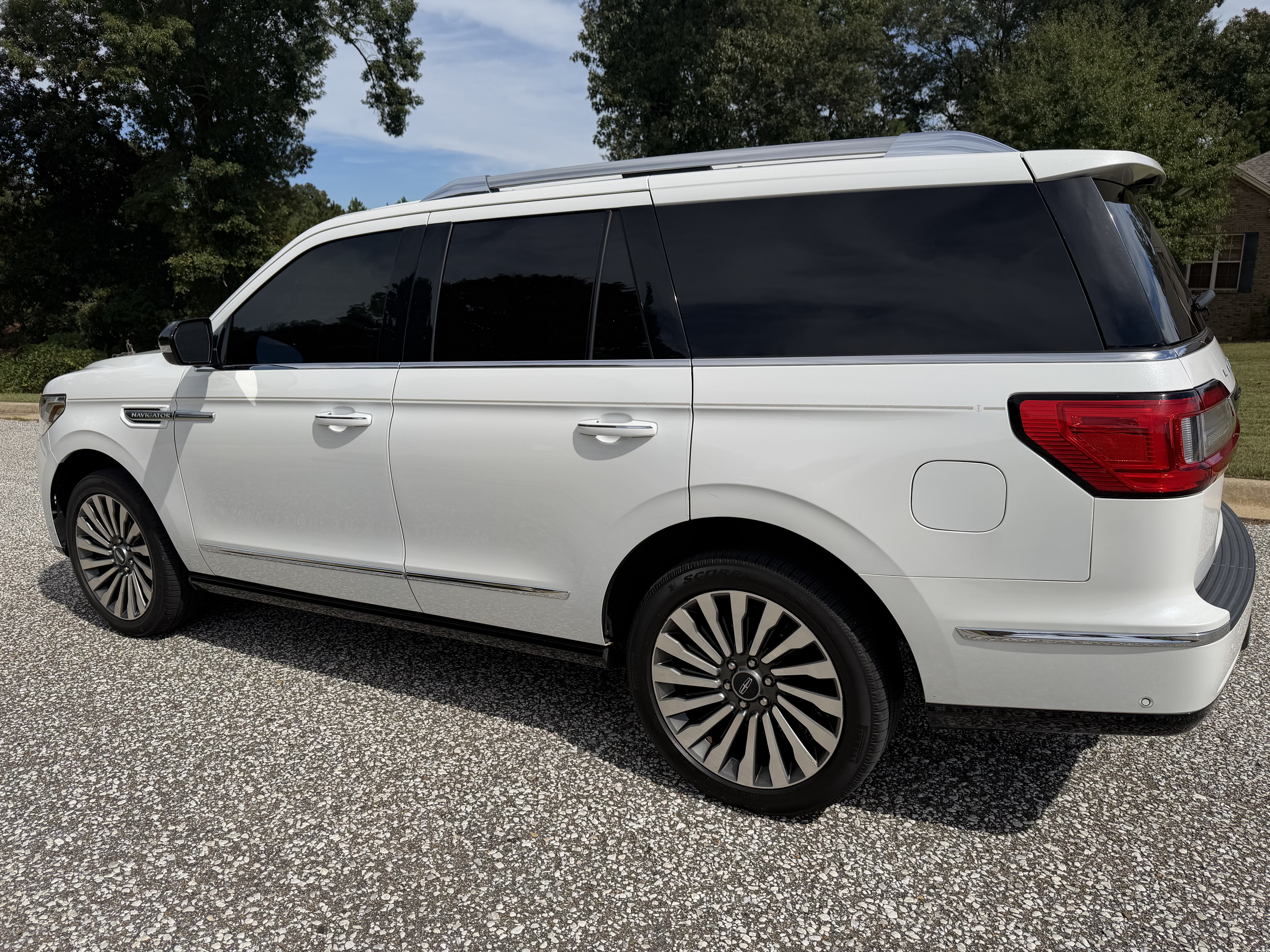Used 2020 Lincoln Navigator Reserve w/ Luxury Package AWD/4WD image 8