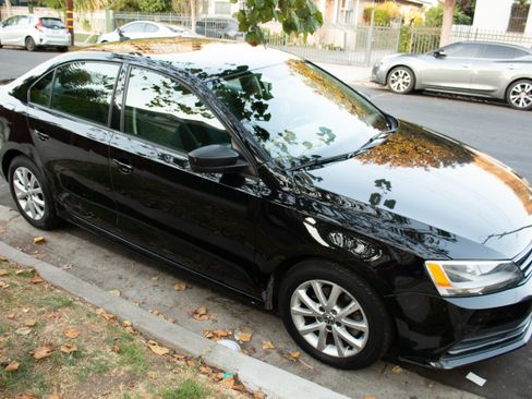 Used 2015 Volkswagen Jetta SE image 1