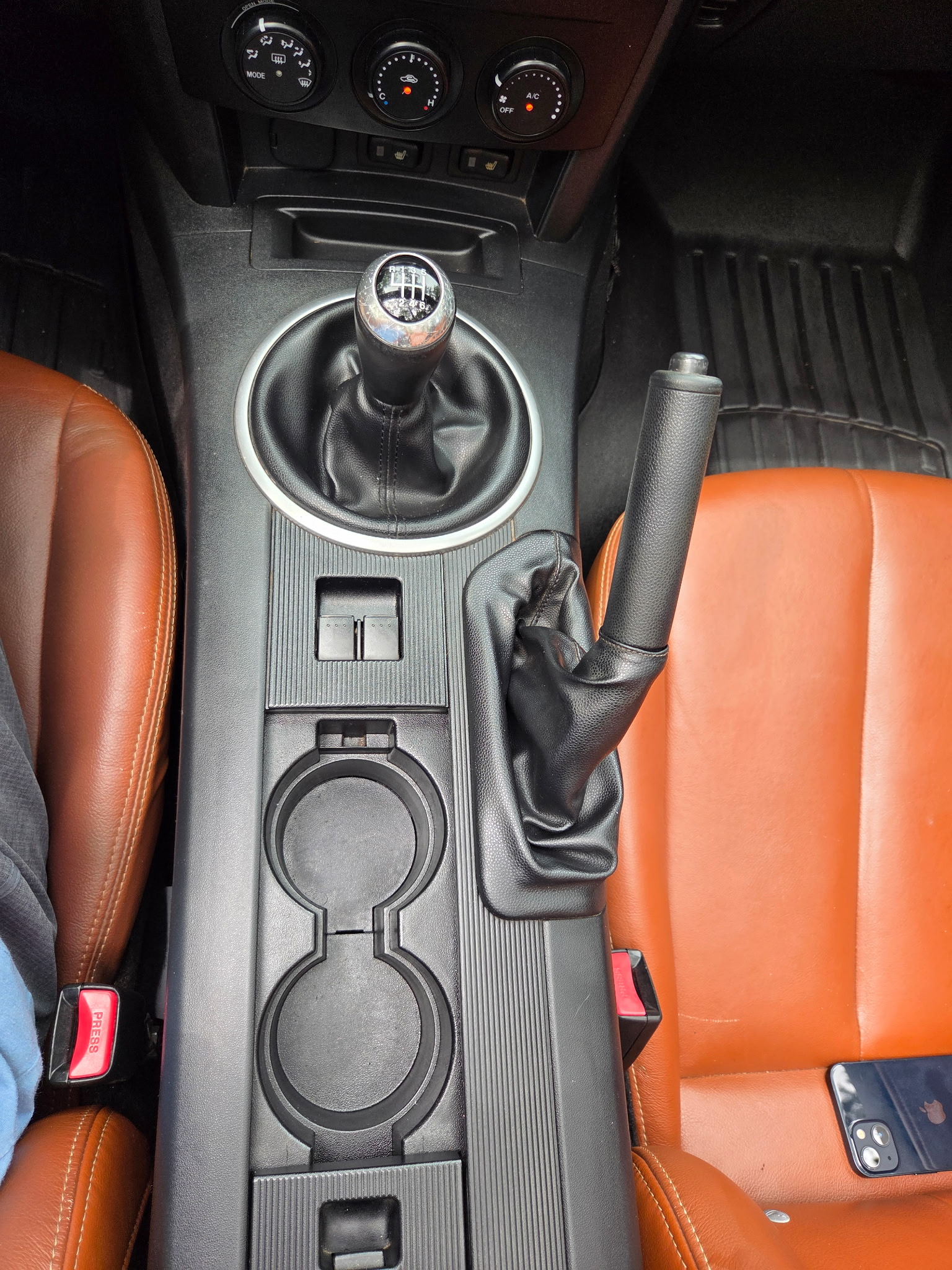Used 2008 MAZDA MX-5 Miata Grand Touring RWD image 11