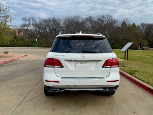 Used 2018 Mercedes-Benz GLE 350 350 Sport Utility 4D image 4