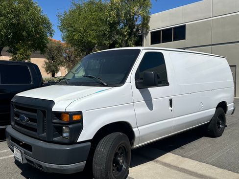 Used 2011 Ford E-150 and Econoline 150 w/ Commercial Cargo Van Pkg RWD image 1