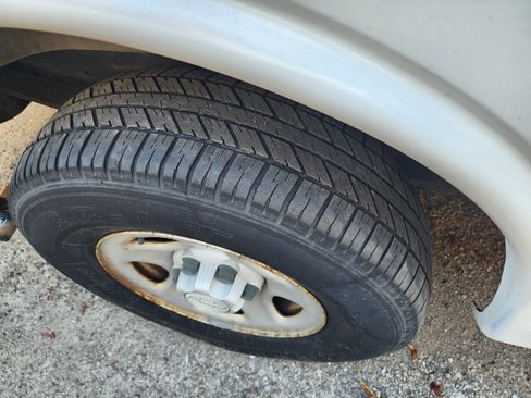 Used 2008 Chevrolet Express 1500 RWD image 19