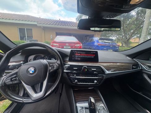 Used 2019 BMW 530i w/ Convenience Package RWD image 8