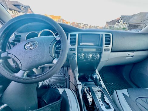 Used 2006 Toyota 4Runner SR5 image 6