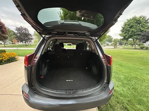 Used 2015 Toyota RAV4 XLE image 6