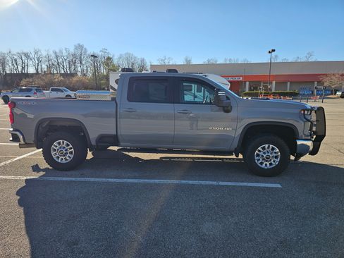 Used 2024 Chevrolet Silverado 2500 LT w/ All Star Edition image 2