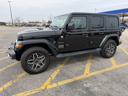 Used 2024 Jeep Wrangler Unlimited Sahara image 5