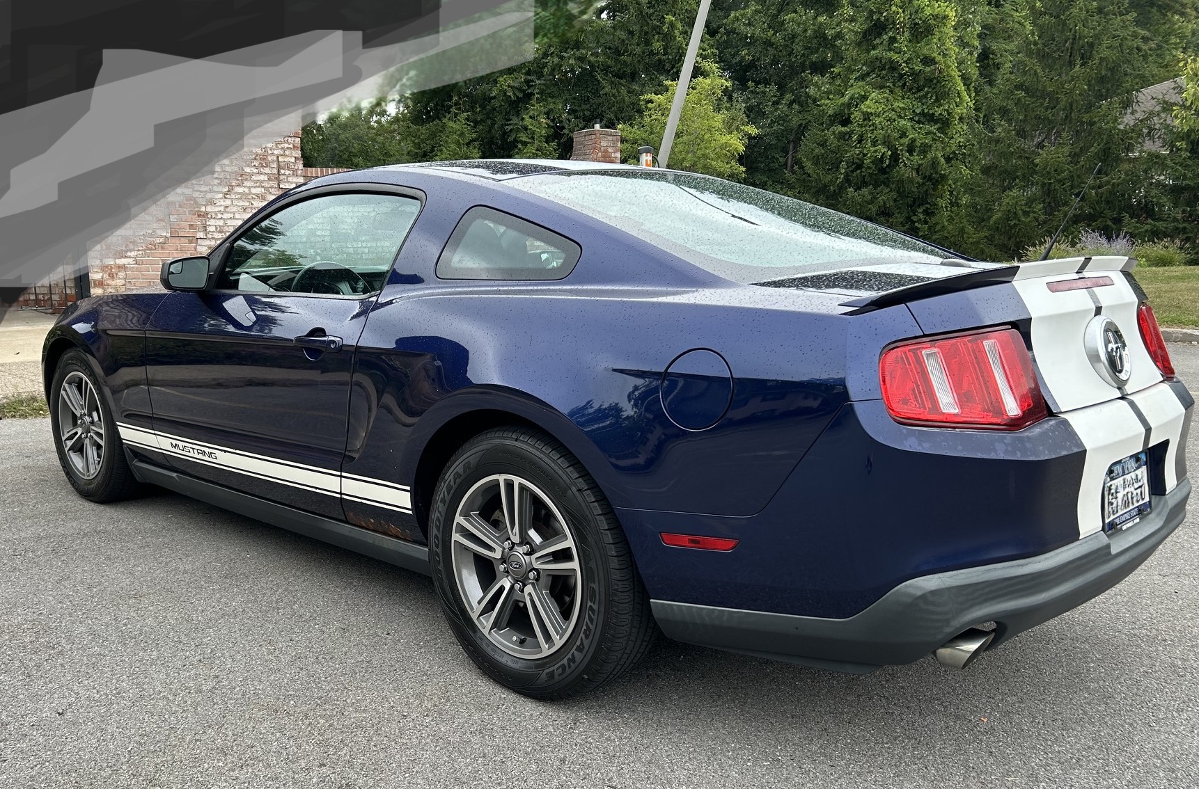 Used 2012 Ford Mustang Premium RWD image 26