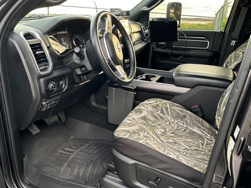 Used 2022 RAM 2500 Big Horn w/ Night Edition image 6