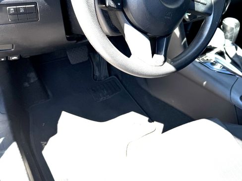 Used 2015 MAZDA MAZDA3 i Sport image 9