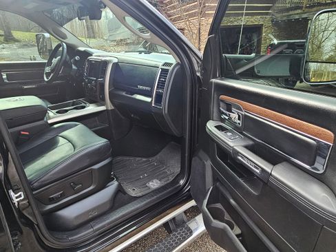 Used 2018 RAM 2500 Laramie image 11