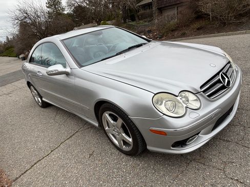 Used 2005 Mercedes-Benz CLK 500 Coupe image 4