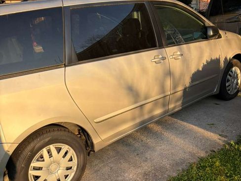Used 2006 Toyota Sienna LE image 2