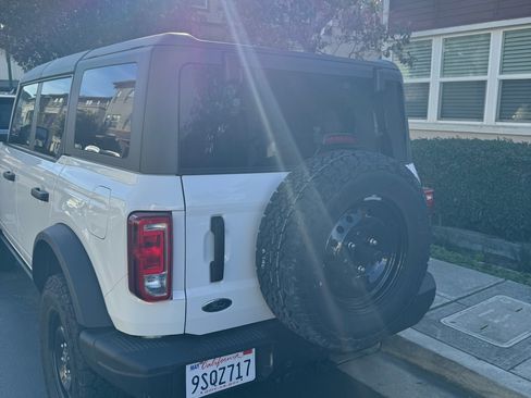 Used 2023 Ford Bronco Black Diamond image 10