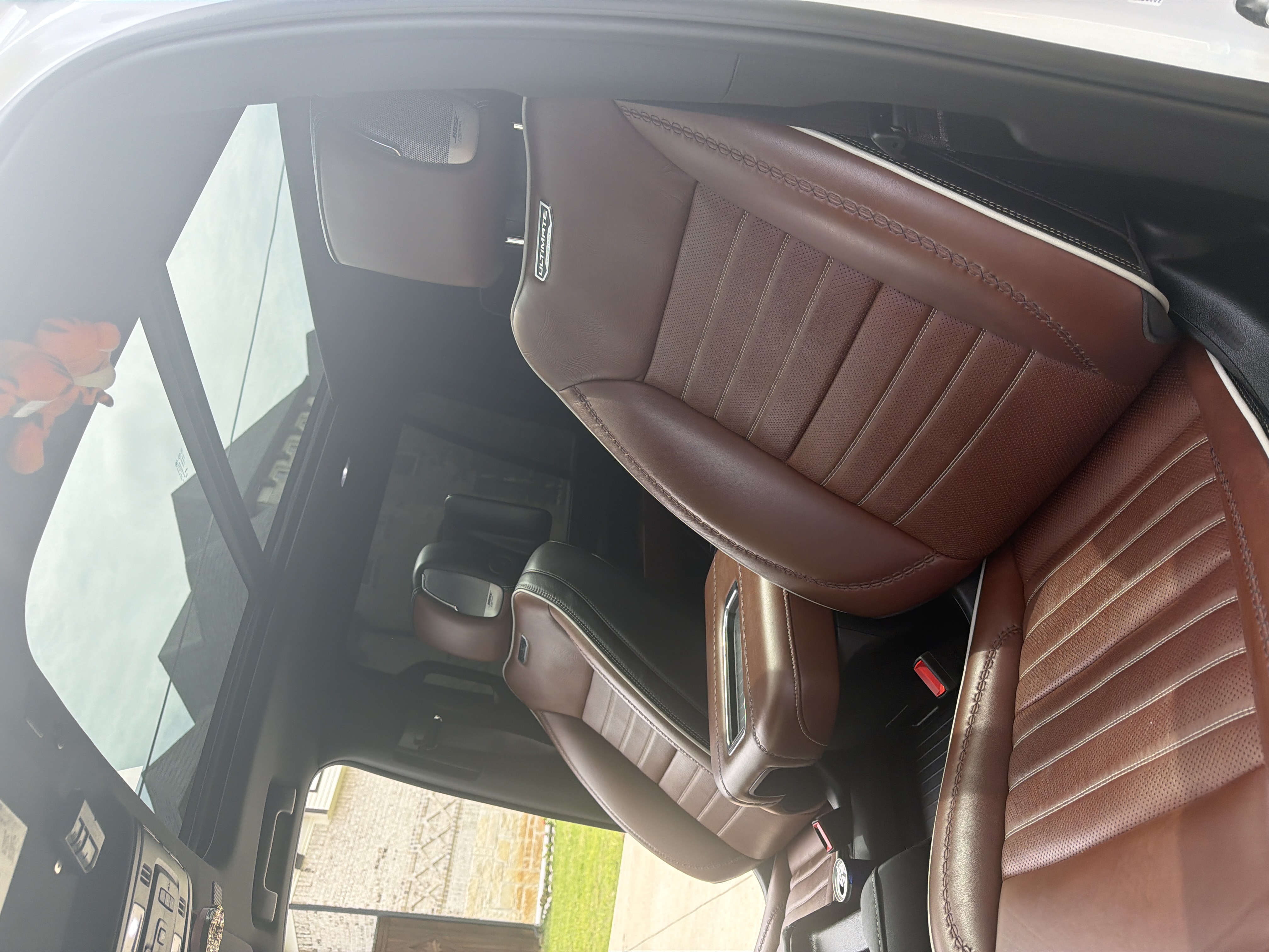 Used 2024 GMC Yukon XL Denali Ultimate AWD/4WD image 12