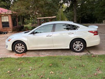 Used 2014 Nissan Altima 2.5 S w/ Sport Value Package