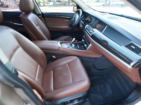 Used 2014 BMW 535i Gran Turismo image 10