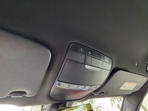 Used 2021 Mercedes-Benz GLC 300 4MATIC image 8