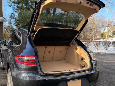 Used 2015 Porsche Macan S image 4