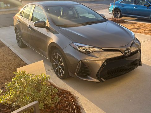 Used 2019 Toyota Corolla SE FWD image 5