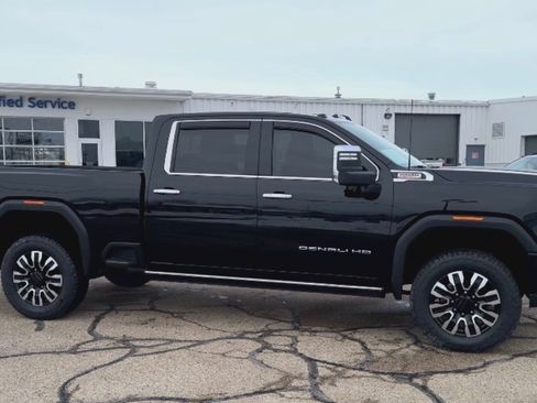 Used 2021 GMC Sierra 2500 Denali w/ Denali Ultimate Package image 1