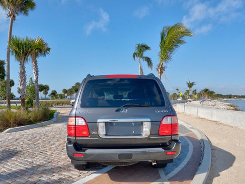 Used 2005 Lexus LX 470 4WD image 5