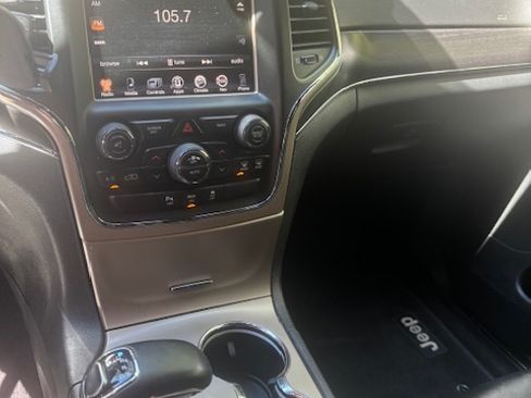 Used 2014 Jeep Grand Cherokee Limited image 15