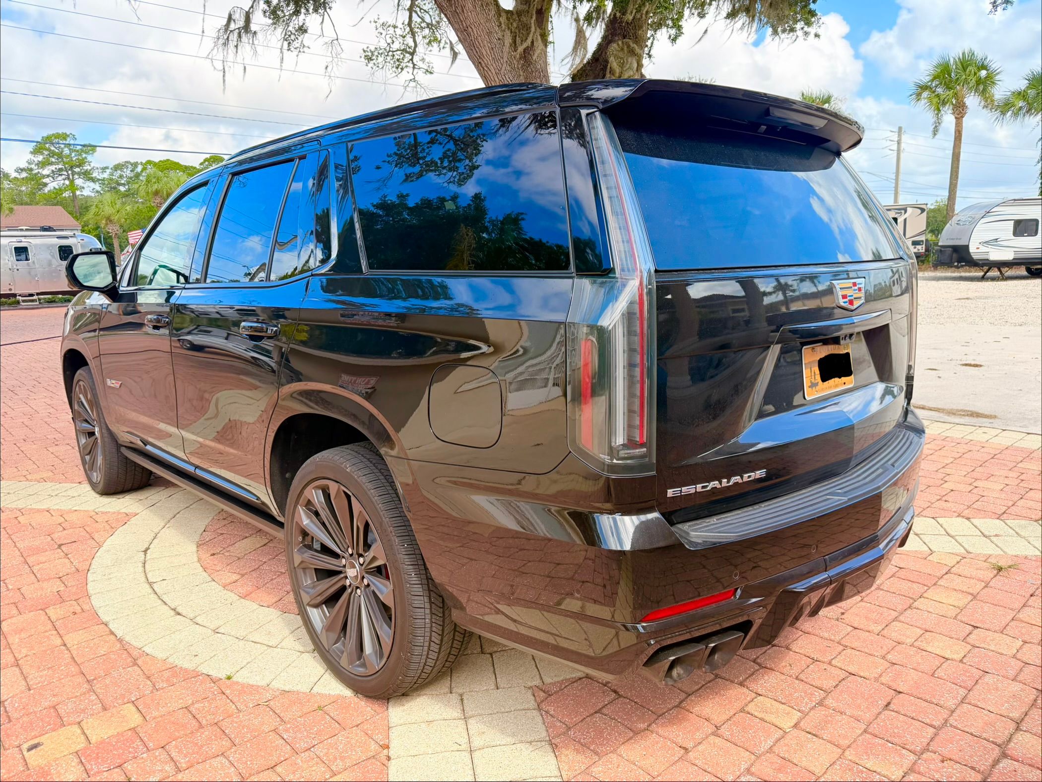 Used 2025 Cadillac Escalade V AWD/4WD image 6