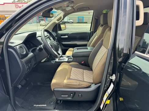 Used 2018 Toyota Tundra SR5 w/ SR5 Upgrade Package RWD image 8