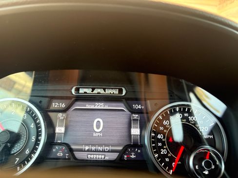 Used 2019 RAM 1500 Big Horn AWD/4WD image 12