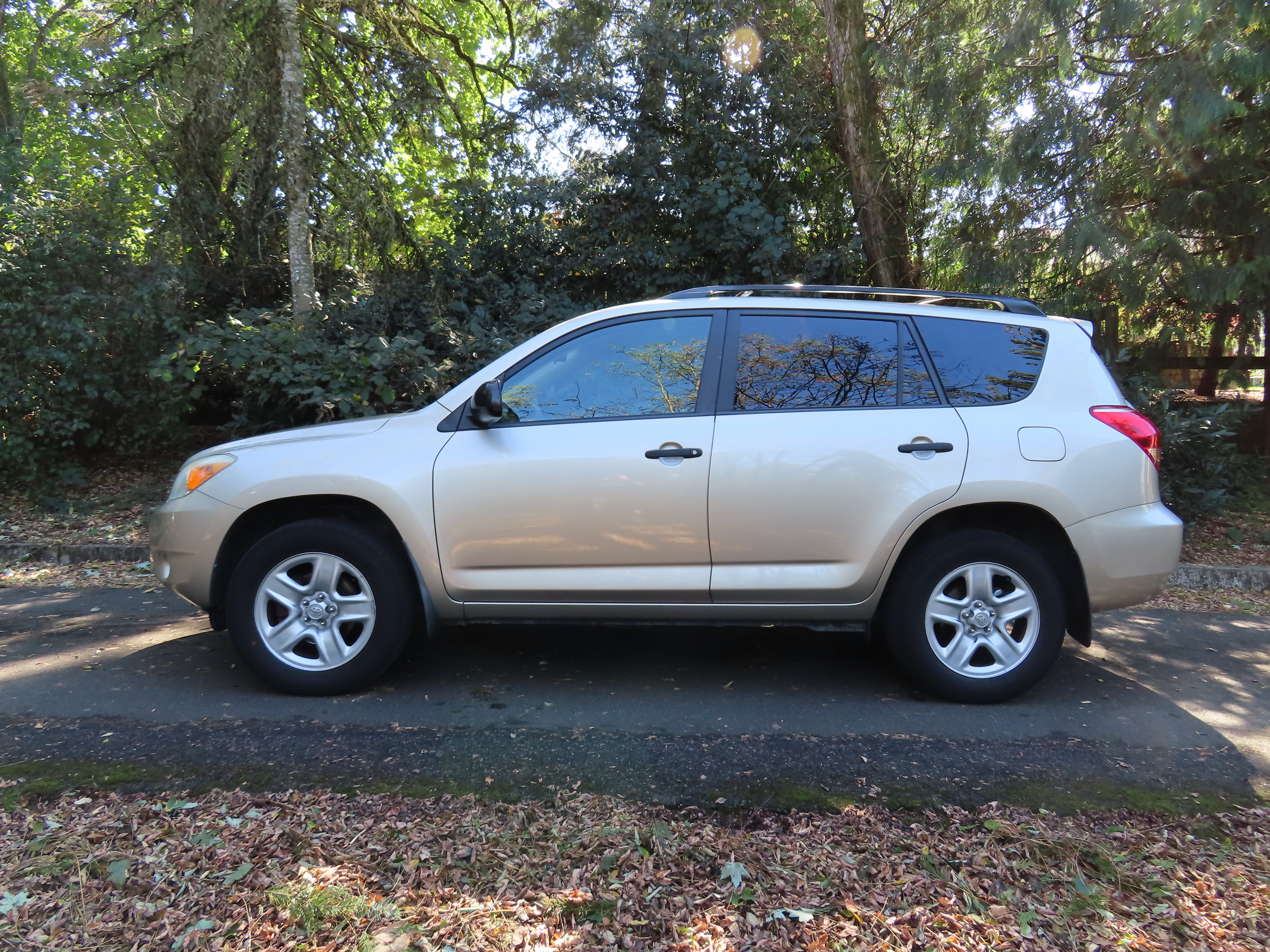 Used 2008 Toyota RAV4 4WD V6 image 2