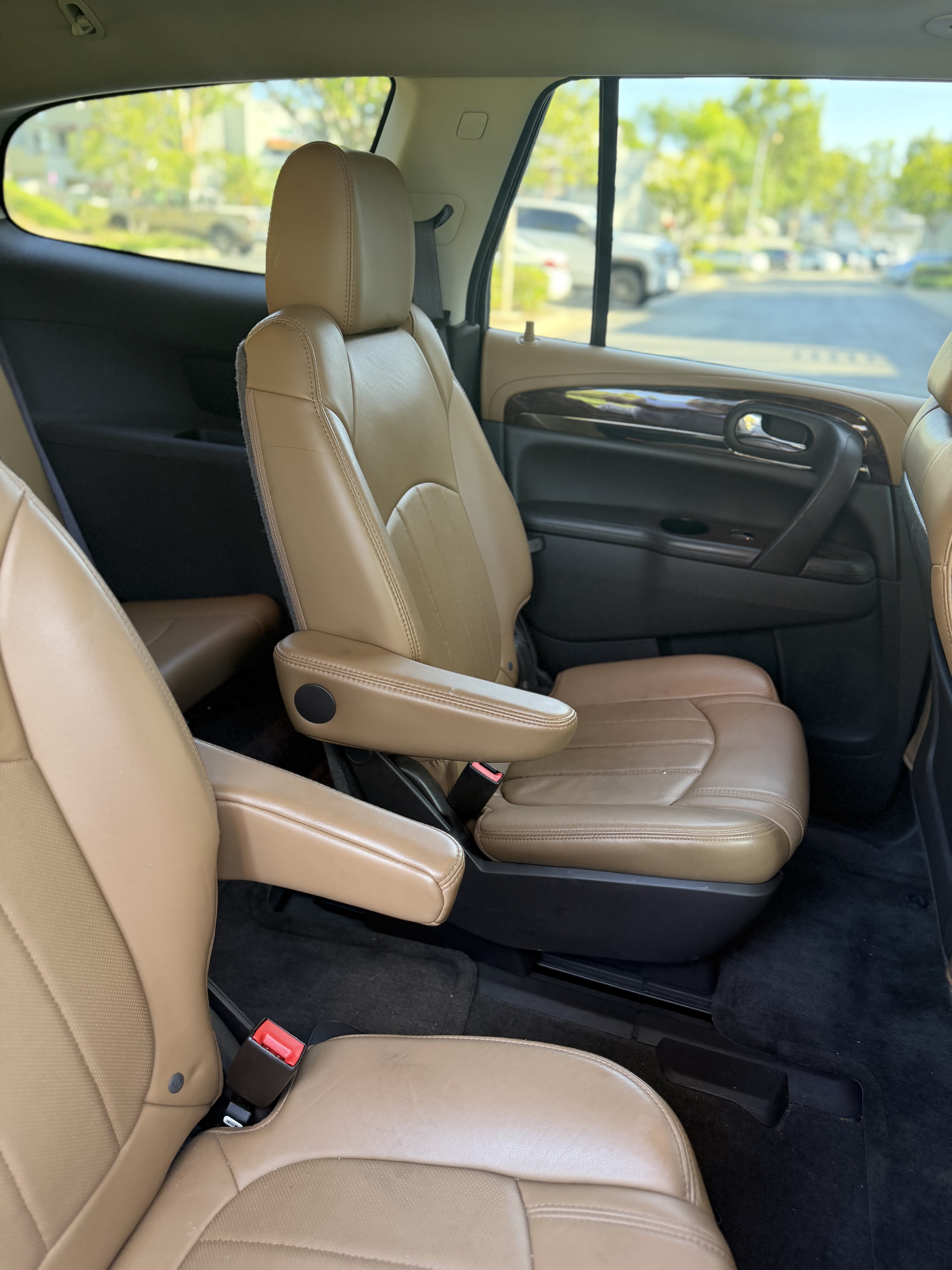 Used 2013 Buick Enclave Premium w/ Trailering Provision Package AWD/4WD image 2