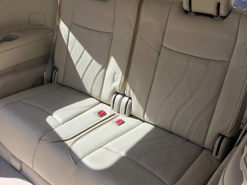 Used 2013 INFINITI JX35 35 Sport Utility 4D w/ Premium Pkg image 19