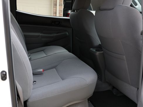 Used 2010 Toyota Tacoma PreRunner image 10