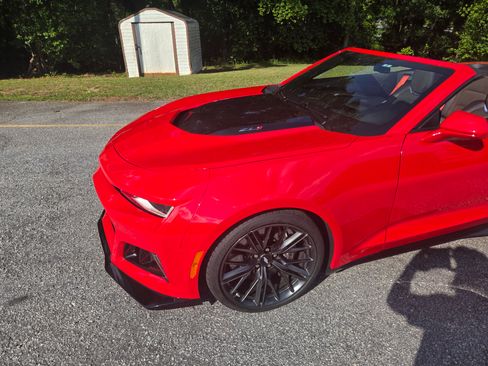 Used 2017 Chevrolet Camaro ZL1 RWD image 12