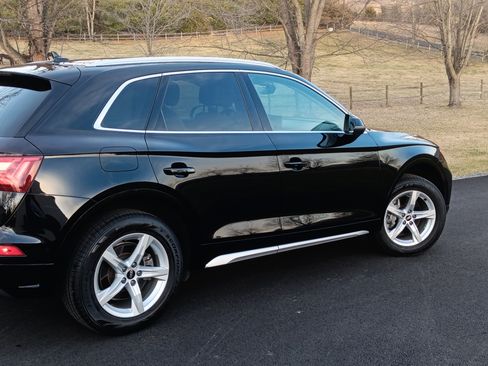 Used 2021 Audi Q5 2.0T Premium w/ Convenience Package image 2