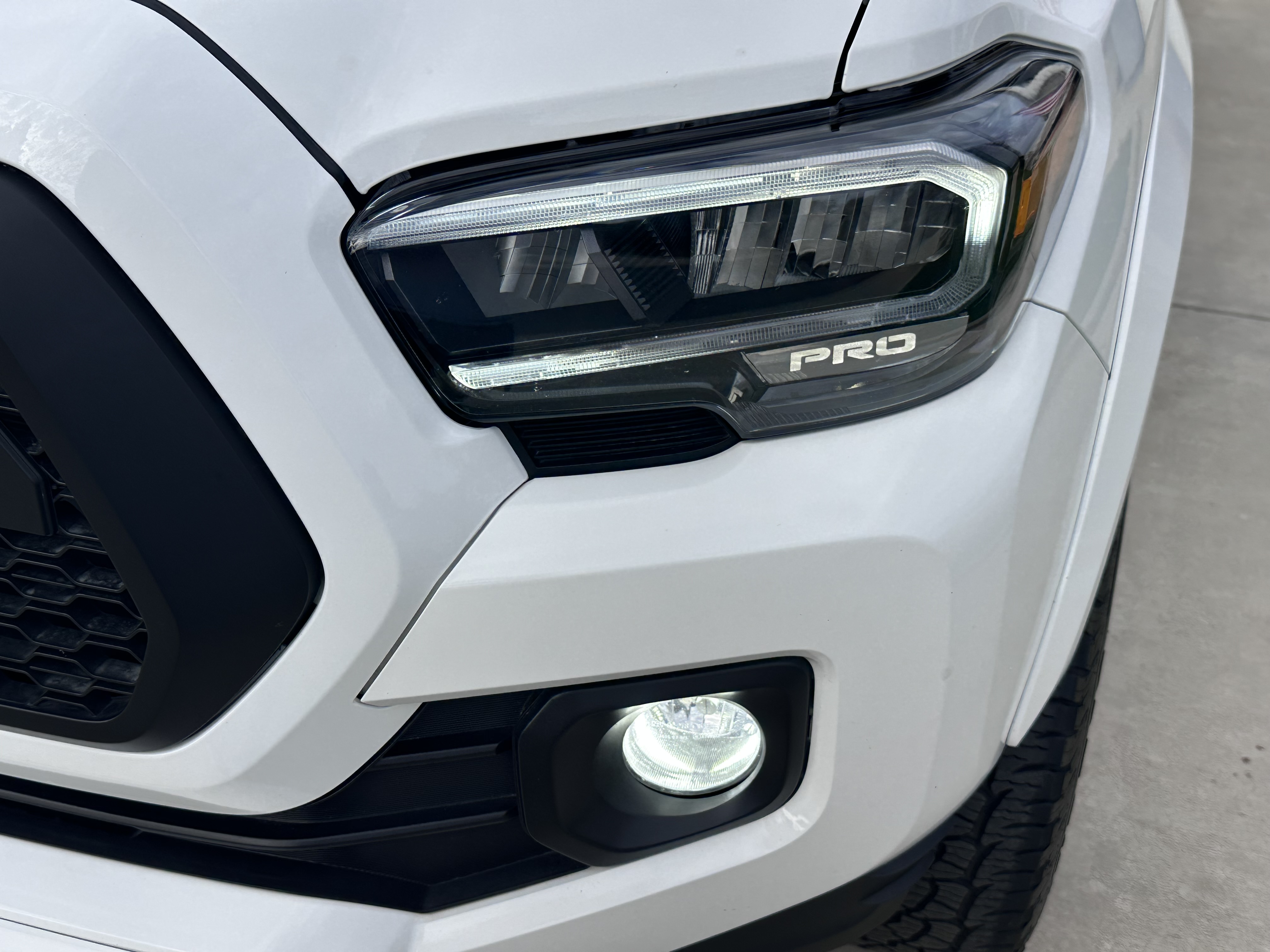 Used 2021 Toyota Tacoma TRD Sport w/ Technology Package RWD image 4