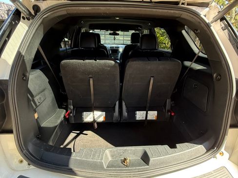 Used 2019 Ford Explorer XLT w/ Equipment Group 202A AWD/4WD image 2