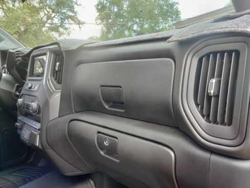 Used 2025 Chevrolet Silverado 2500 Custom w/ Custom Convenience Package image 6