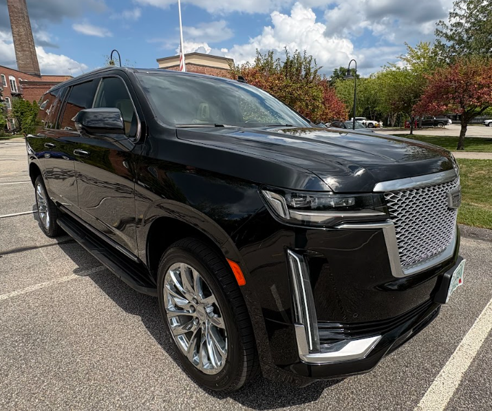 Used 2023 Cadillac Escalade ESV Premium Luxury w/ LPO, Radiant Package AWD/4WD image 1